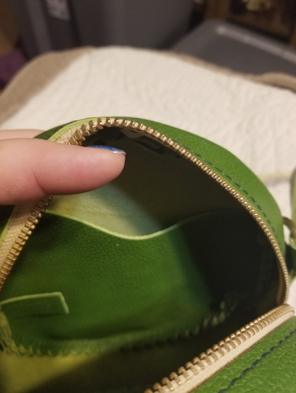 PORTLAND LEATHER GOODS MANTIS green Pebbled Small Circle Crossbody Bag - Picture 6 of 6